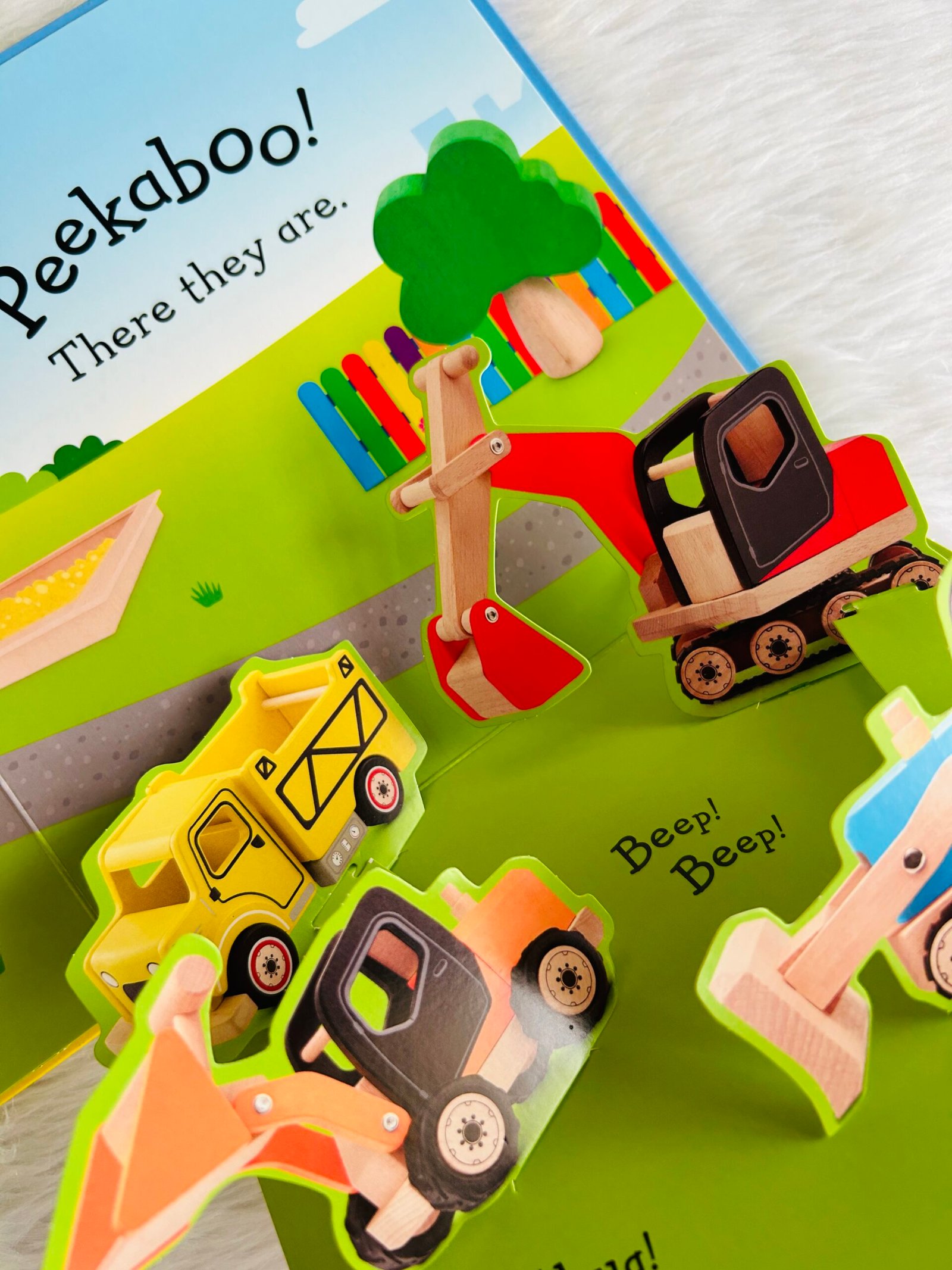 Pop-Up Peekaboo! Diggers - Image 5